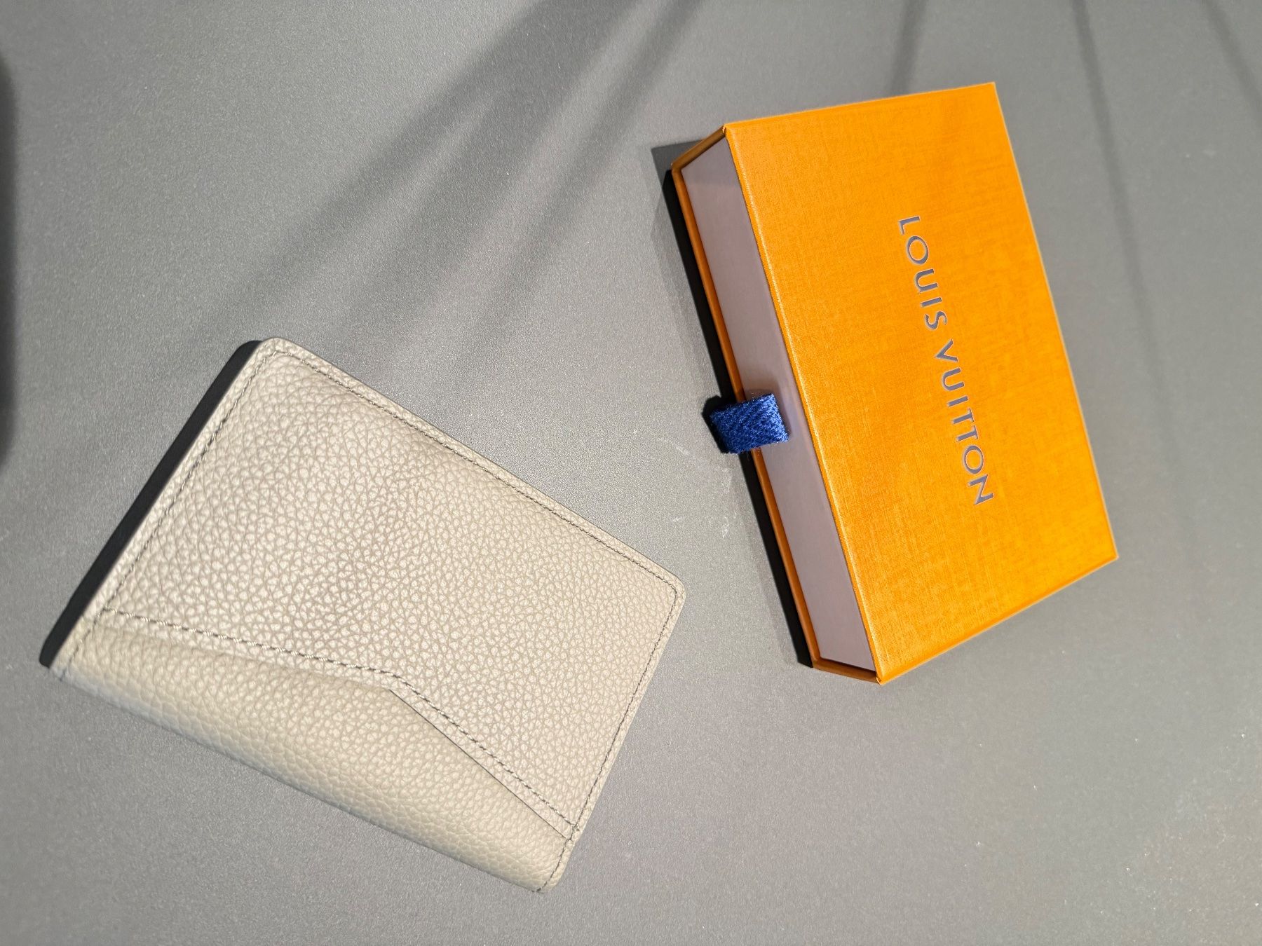 Portafogli: Louis Vuitton Taschenorganizer/ Kartenetui mit Box – Usato da Zollikofen venduto da Level_911 2
