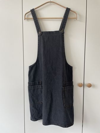 TWINTIP Latzkleid Jeanskleid Anthrazit Gr. 36 – wie neu