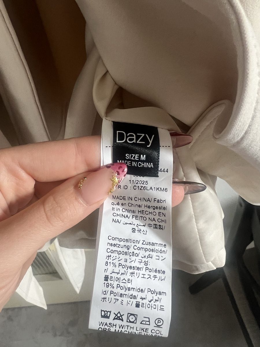 Shein Cappotti: Trenchcoat Grösse M – Nuovo (secondo la descrizione) da Kirchberg BE venduto da lea_kb6y 3