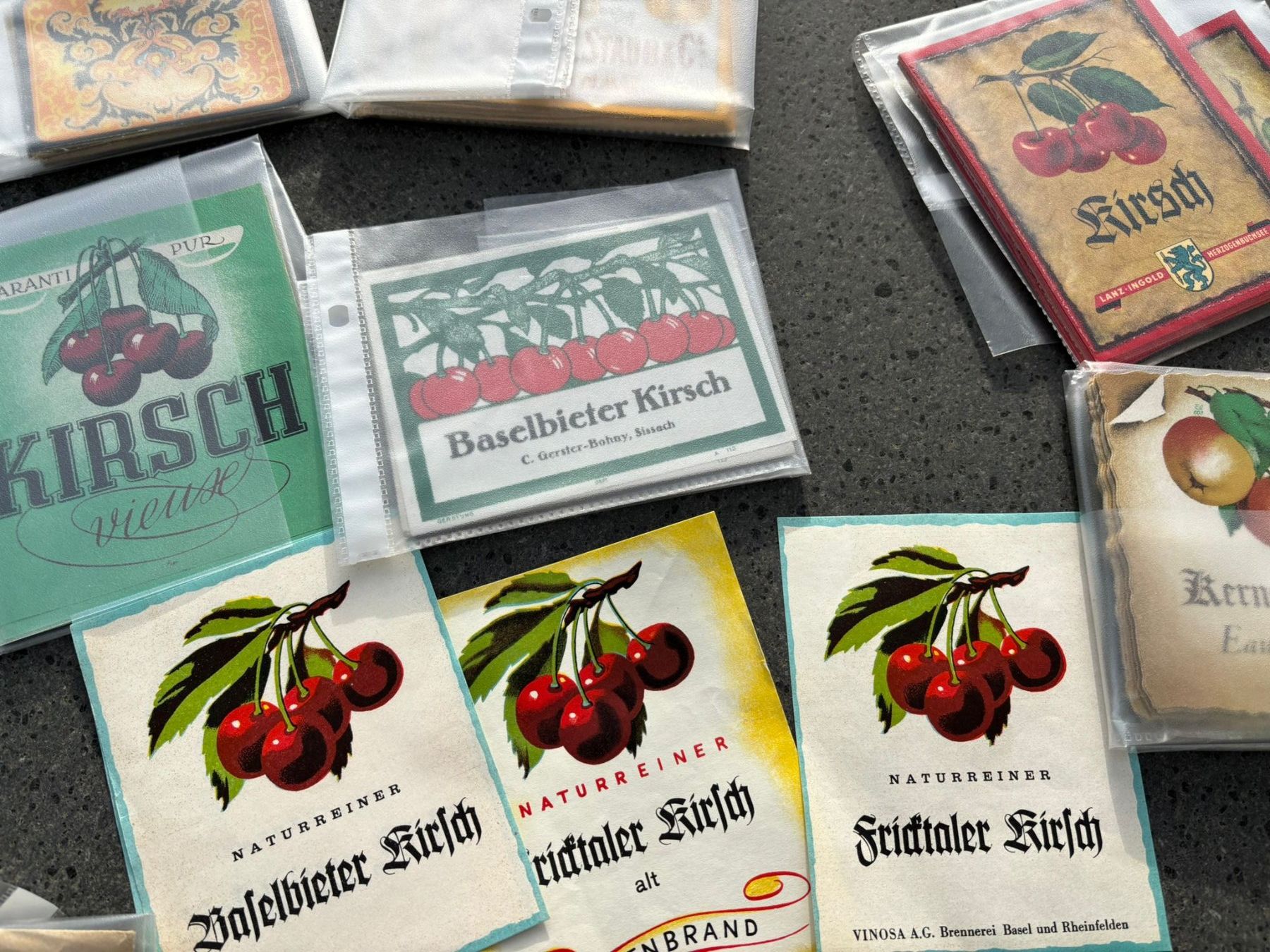 Sticker: Flaschen-Etiketten – Usato da Rupperswil venduto da Froegli