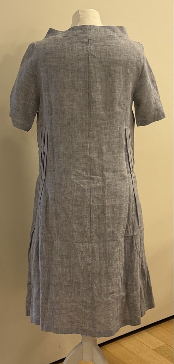 Robes: Graues Leinenkleid - kurzarm – Neuf (Voir description) à Lengwil par JuliBB 2