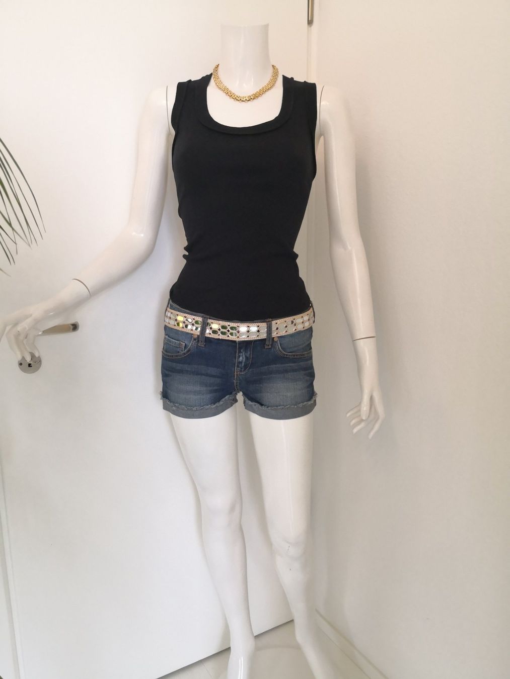 Mango Tops: 🤩MANGO TOP SCHWARZ – D'occasion à Olten par Naja-Twins-Twins 7