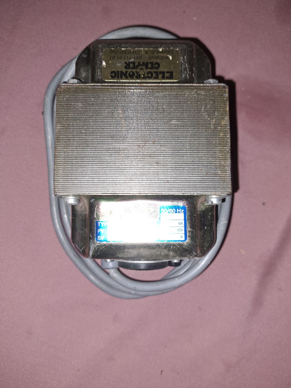Konverter: Transformer 230v to 110v  Used – Gebraucht aus Oberaegeri von tsptaibnoc