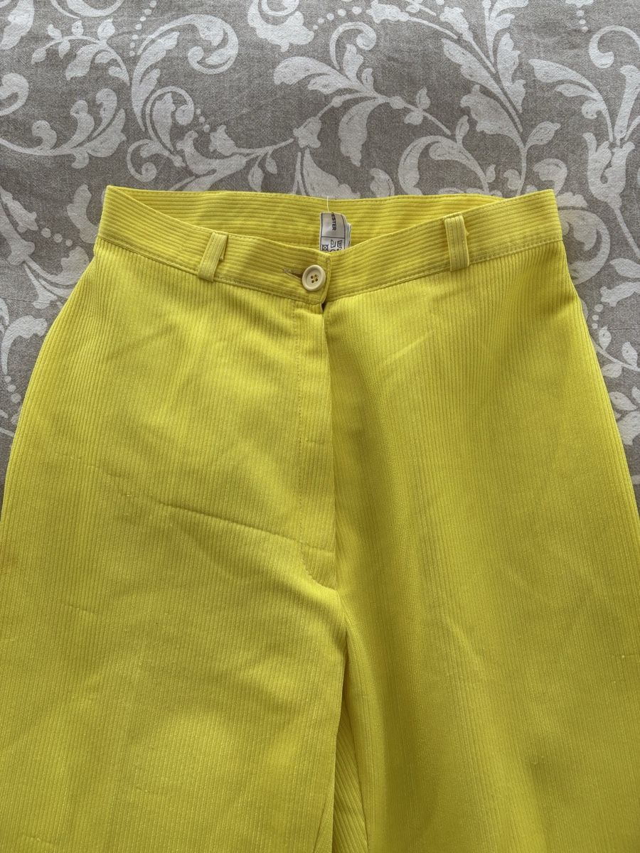 Pantaloni: gelbe hosen Gr. 32 – Usato da Rümlang venduto da euqinom16 1