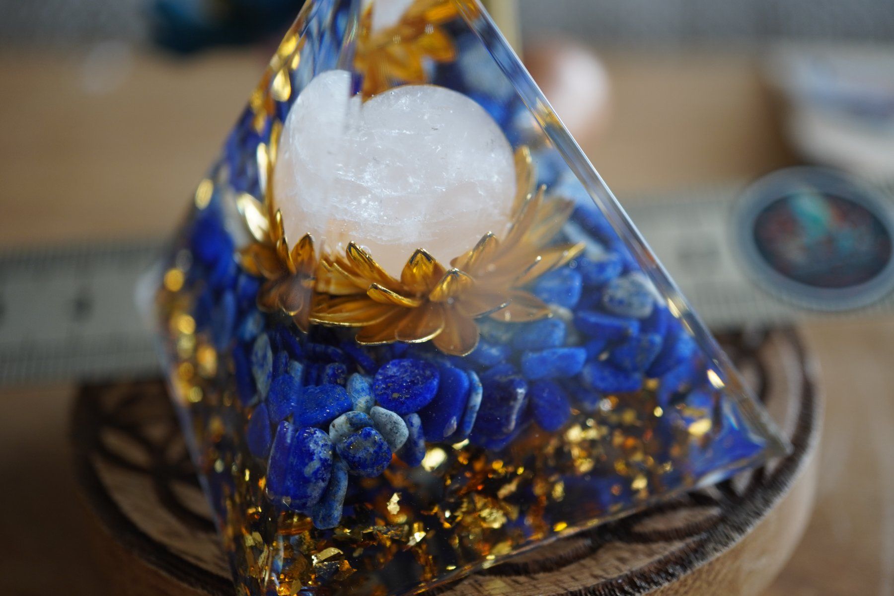 Mineralien & Heilsteine: Lapis Lazuli Kugel Quarz Orgonit -Pyramide – Neu und originalverpackt aus Eschenbach SG von topstone 7