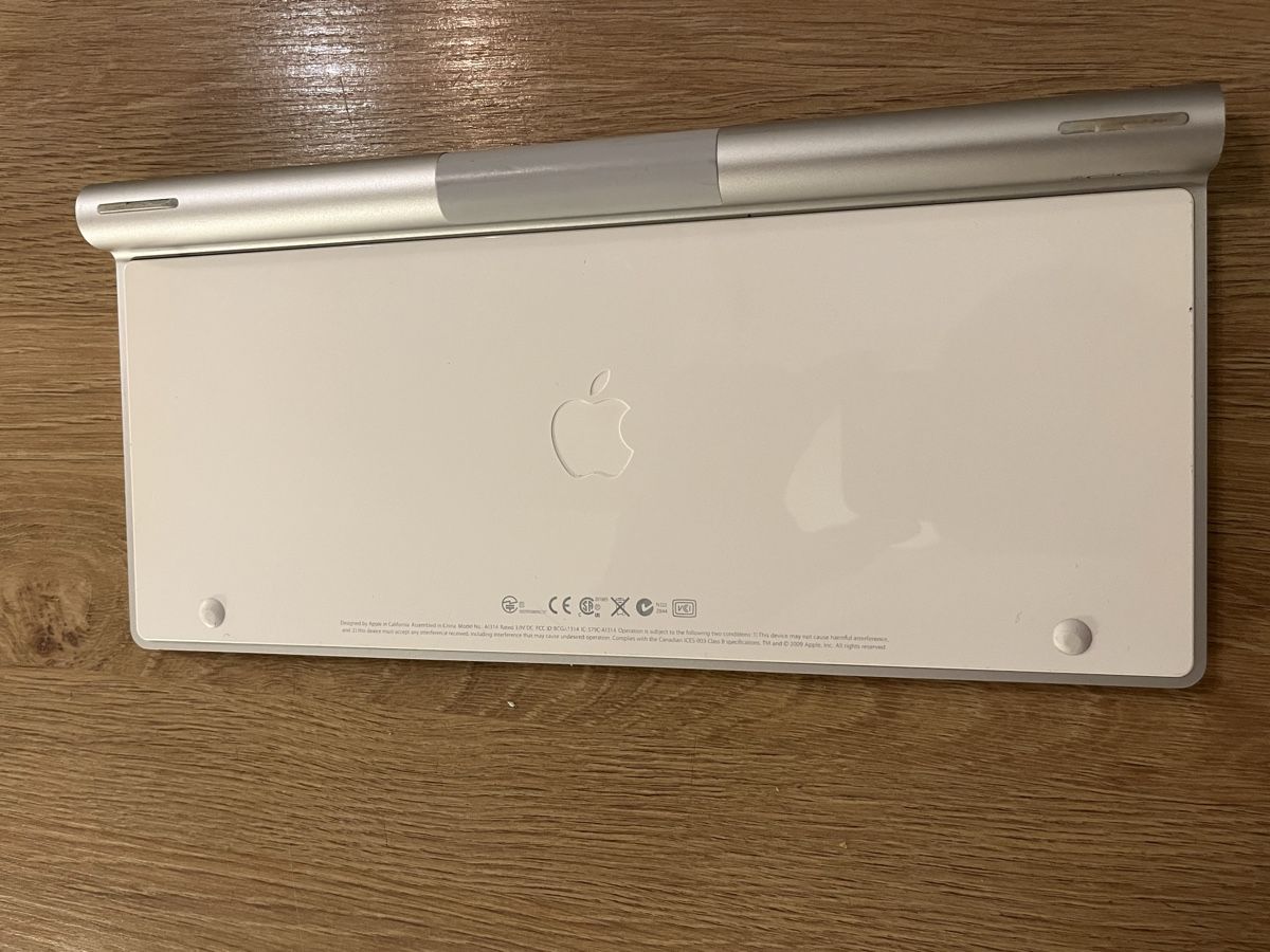 Clavier Apple Wireless Keyboard disposition suisse QWERTZ (Neu (gemäss ...
