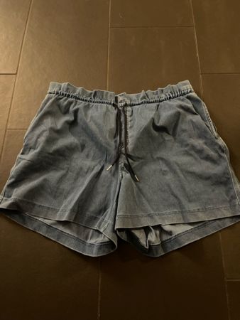 👖 Coole Jeans Shorts von Tchibo, Grösse 48/50, neuwertig!