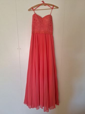 Abendkleid Luxuar koralle mit Spitze Grösse 38