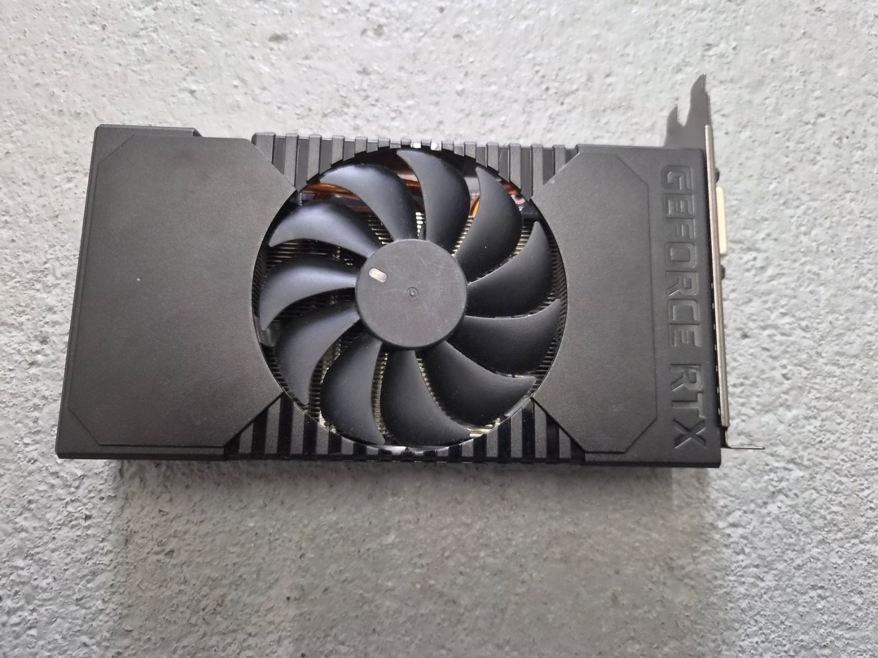 Nvidia Schede grafiche: Grafikkarte Nvidia GeForce RTX HP  Modell – Usato da Domat Ems venduto da tchnesa