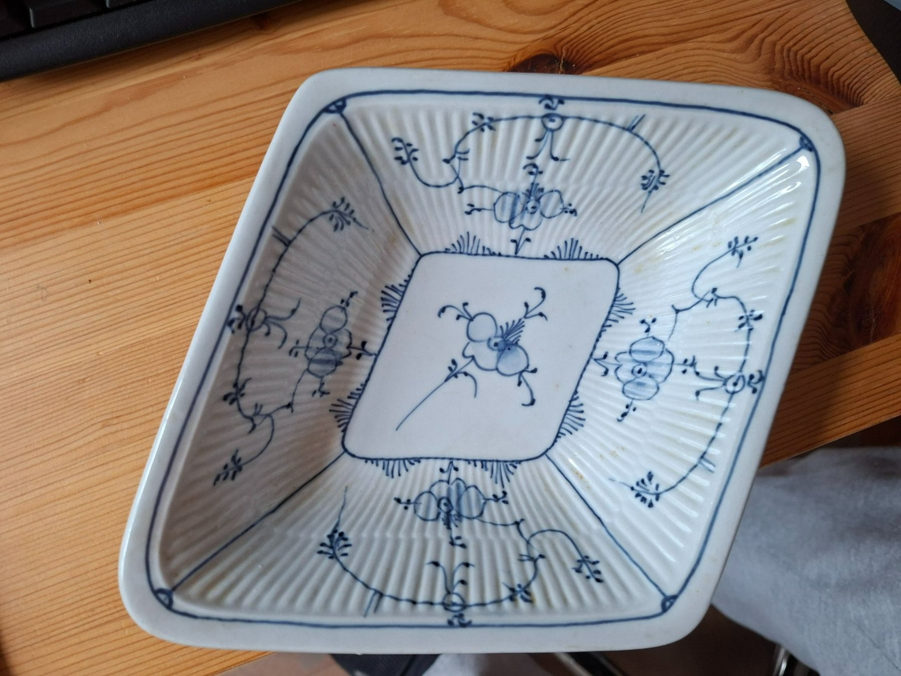 Schalen: Antike Rauenstein Porzellan Schale – Raute / Rhombus – Gebraucht aus Glarus von Walther06