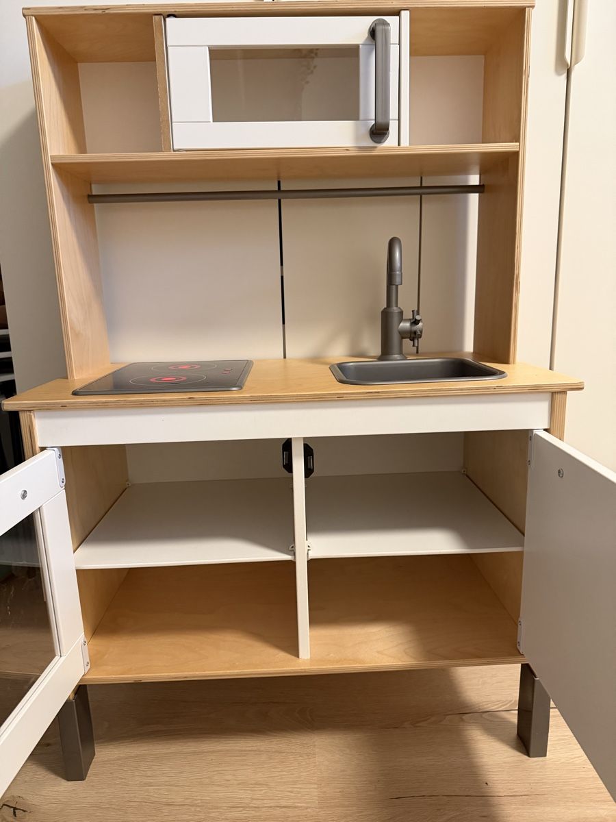 Ikea Giocattoli: Duktig Spielküche von IKEA – Usato da Hüttikon venduto da OR01 2