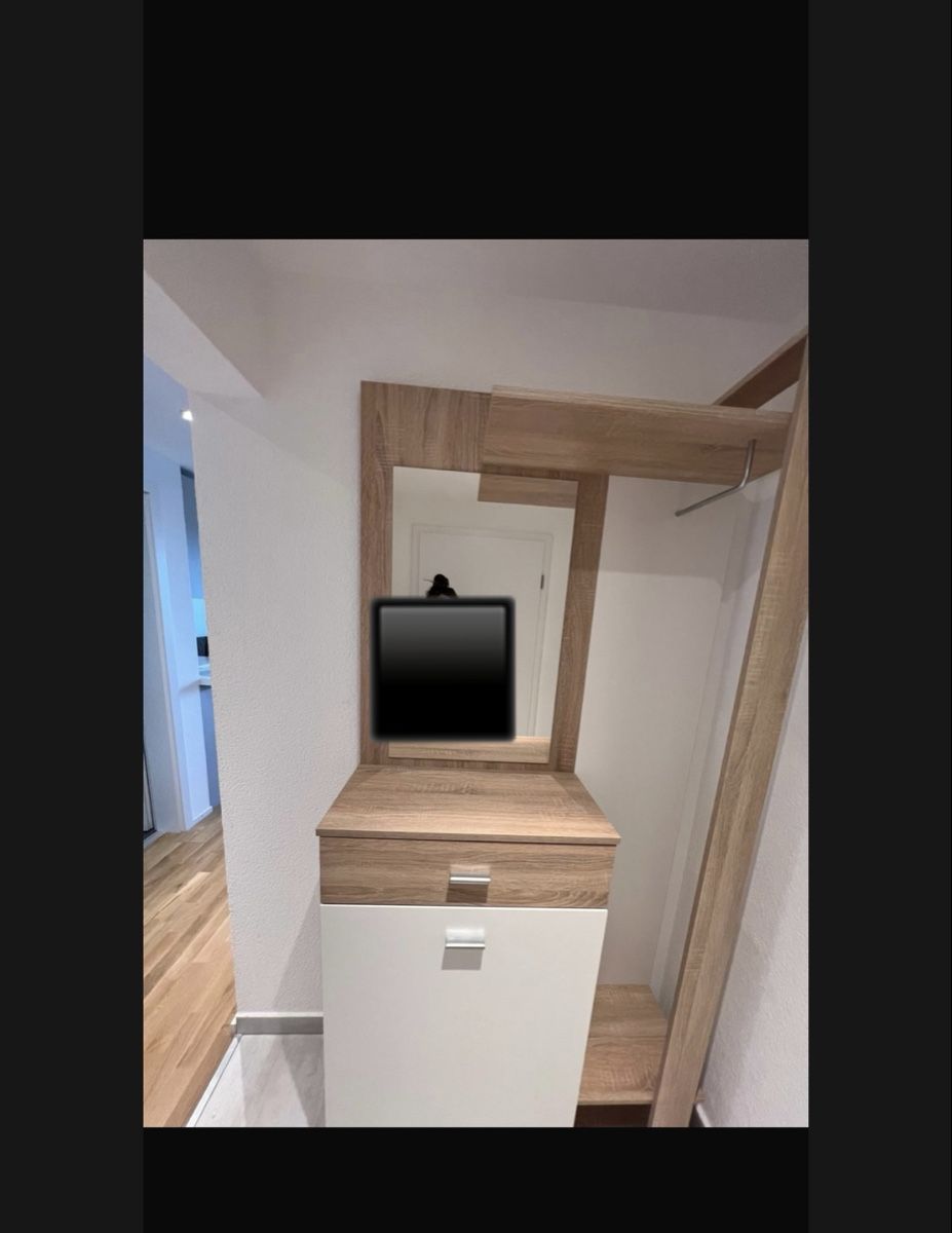 Garderobe: Moderner Garderobenschrank mit Spiegel & Ablage – Gebraucht aus Schaffhausen von joa_6wmh