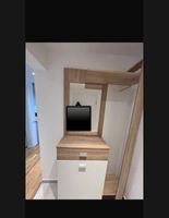 Moderner Garderobenschrank mit Spiegel & Ablage