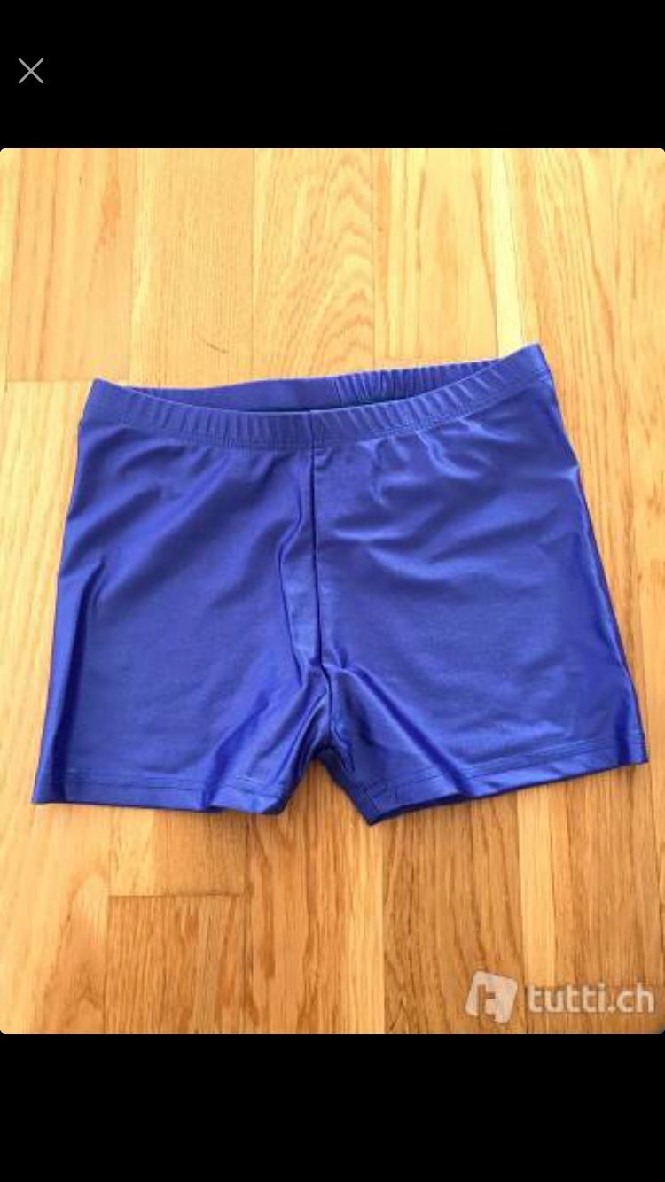 Trainer, Turnhosen & -trikots: Turndress, Turngwändli – Gebraucht aus Giswil von Phfe2000 2