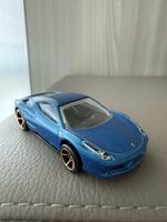 Hot Wheels Ferrari 458 Italia blu metallizzato 2010