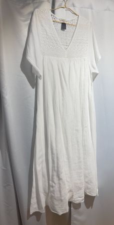 Sommerliches Maxikleid mit Spitze