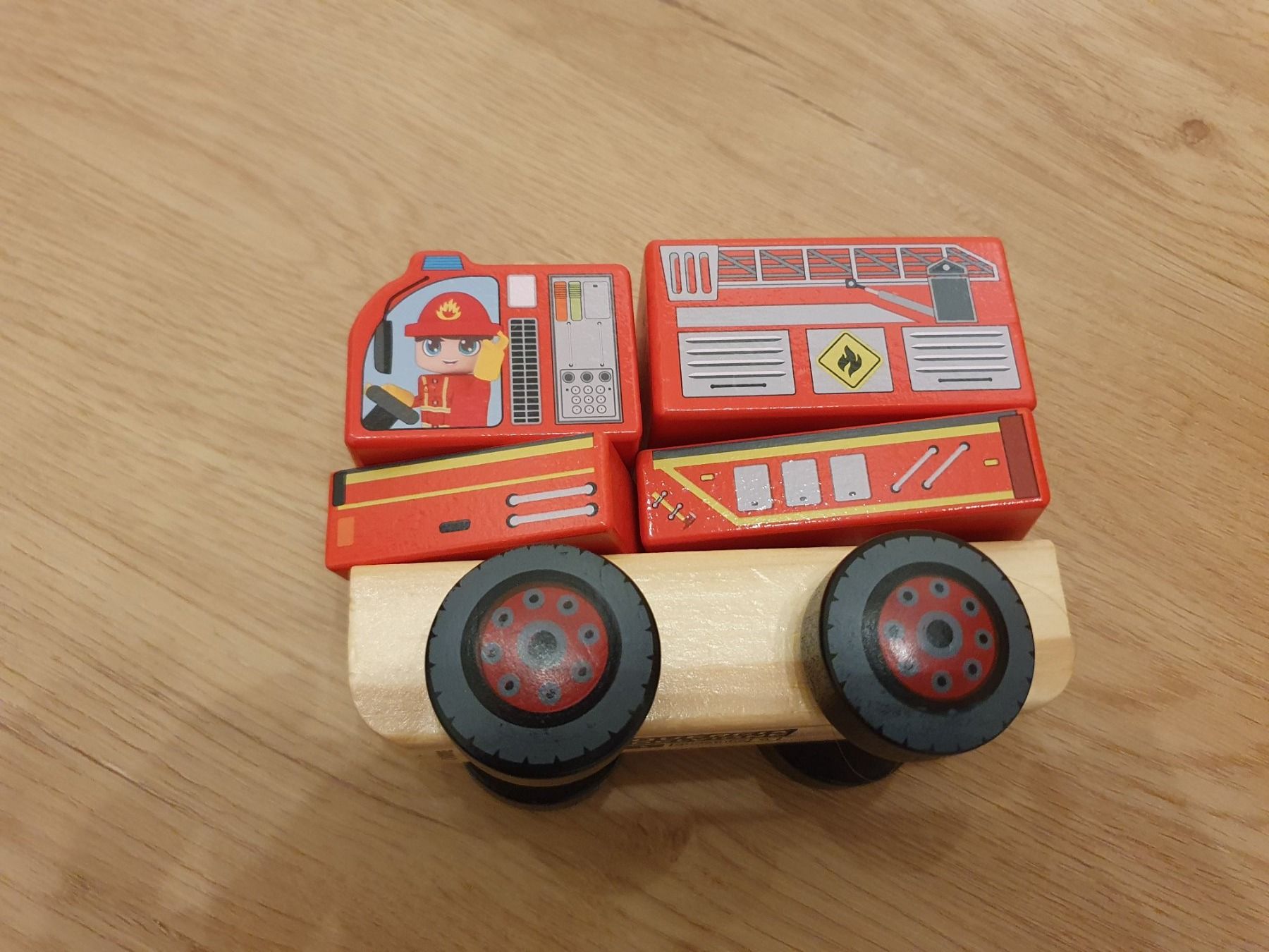 Spielzeuge: Feuerwehrauto aus Holzklötzen – Neu (gemäss Beschreibung) aus Heinrichswil von frankie19860 2