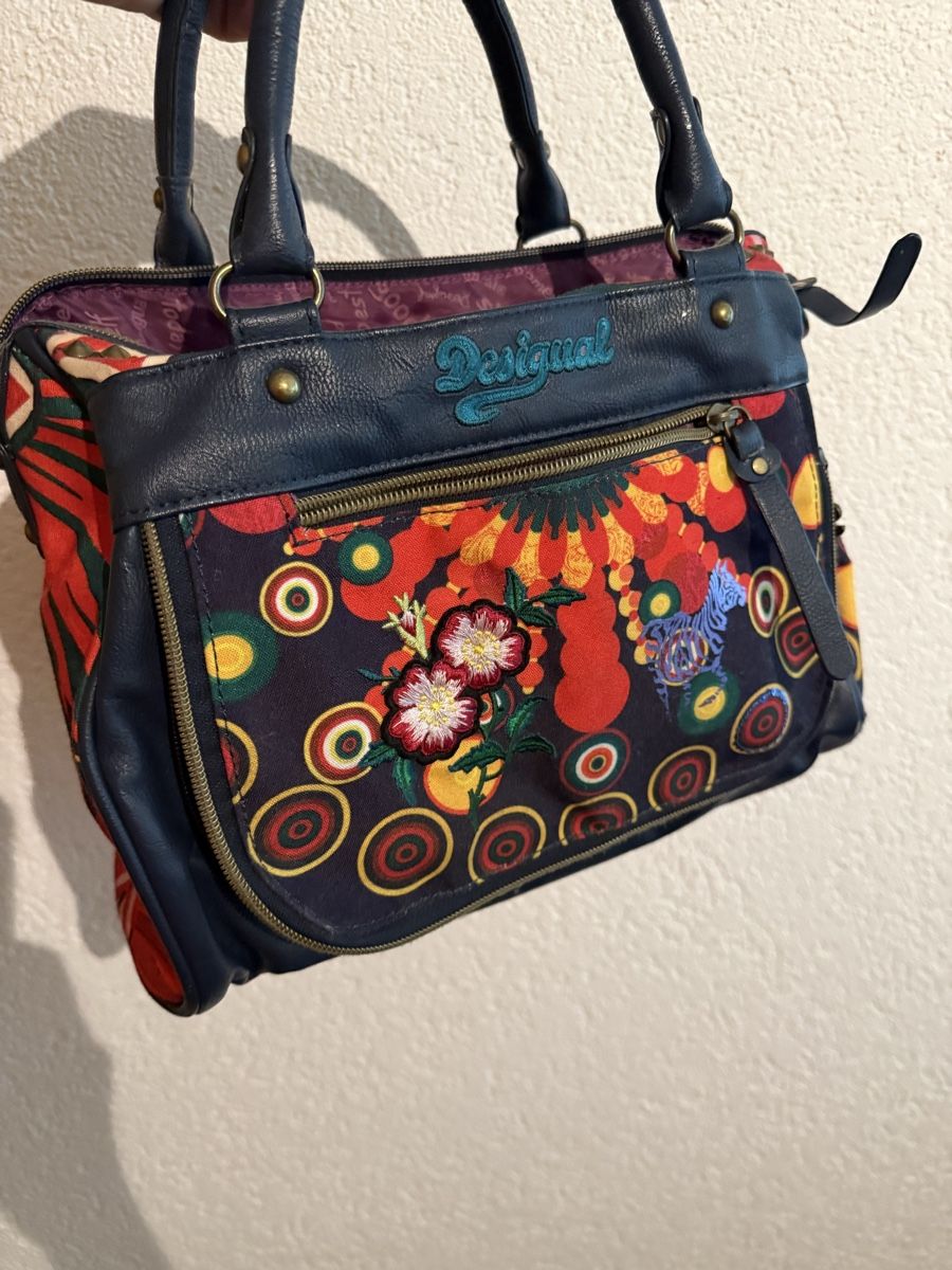 Desigual Sacs femmes: Original Desigual Damenhandtasche. – D'occasion à Hirschthal par cel_w772