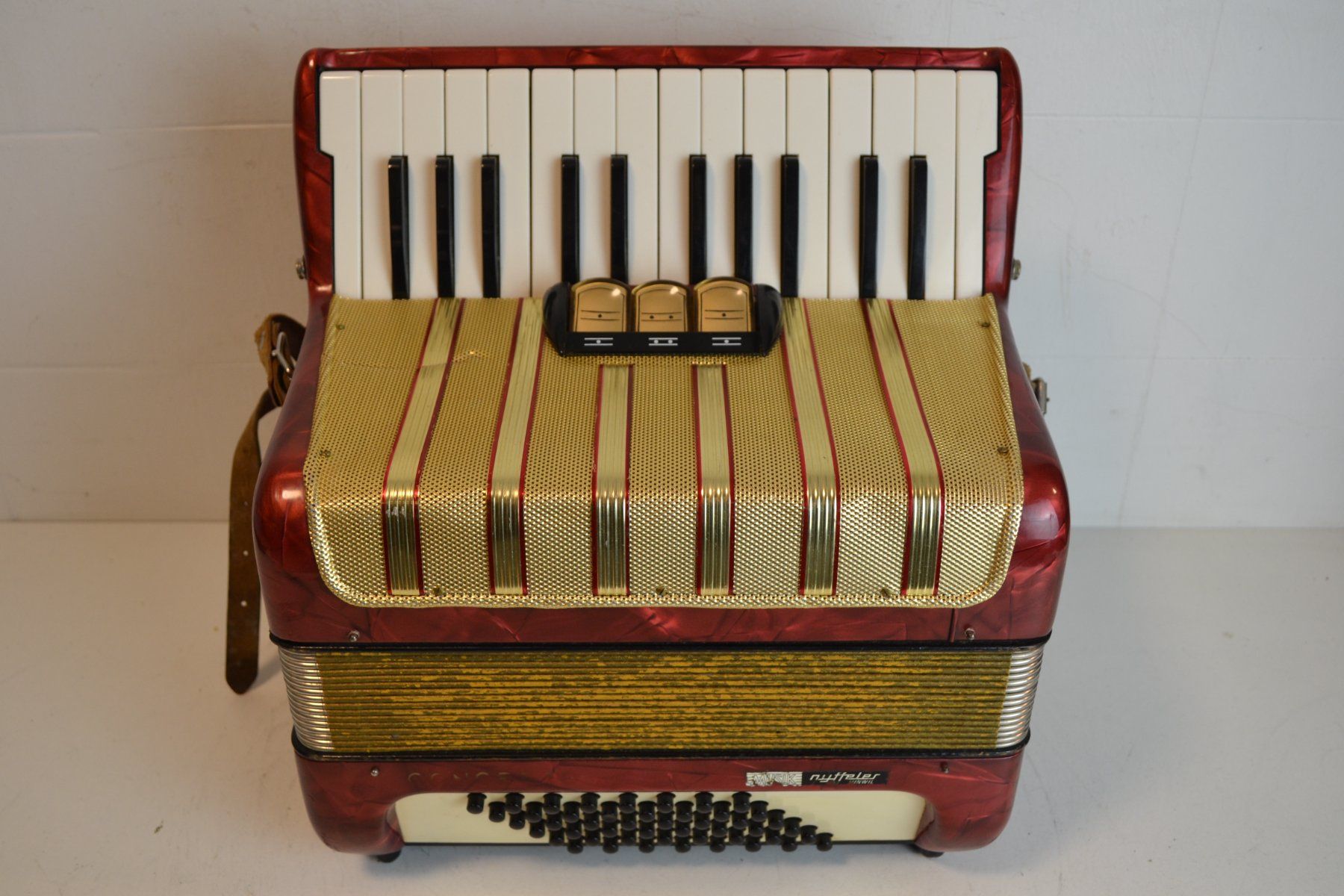 Hohner Strumenti musicali: Akkordeon chromatisch Hohner Concerto I – Usato da Zürich venduto da Brockito