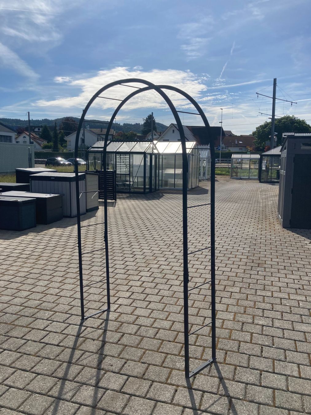 Sonstige Gartendekorationen: Garten Torbogen Metall schwarz – Gebraucht aus Gontenschwil von colibri24.