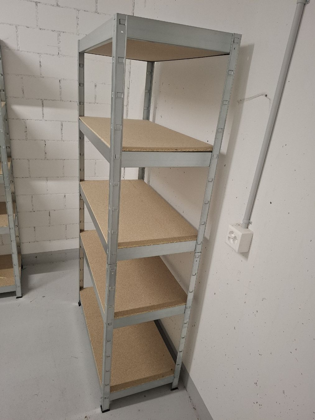 Scaffali: Lagerregal • Kellerregal • Regal – Usato da Zürich venduto da Rasenmaeeher 1