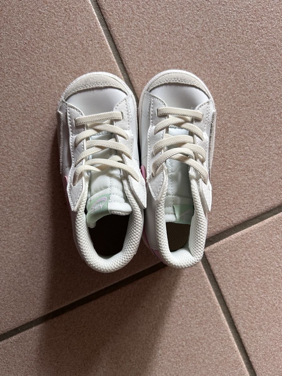 Nike Schuhe für Jungen: Chaussures Nike pour enfant – Neu (gemäss Beschreibung) aus Prangins von car_tv79 1