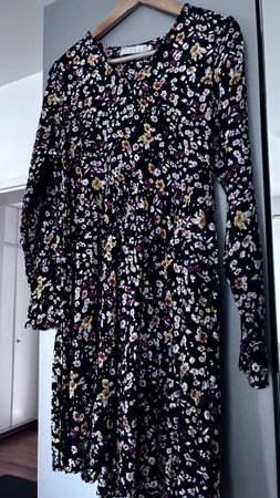 Pieces Kleid, Gr. M, Blumenmuster