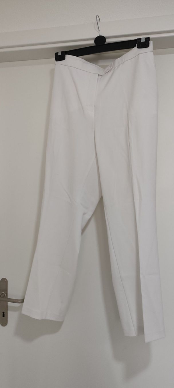 Pantaloni: Pantalon blanc – Nuovo (secondo la descrizione) da St-Cergue venduto da Neviana