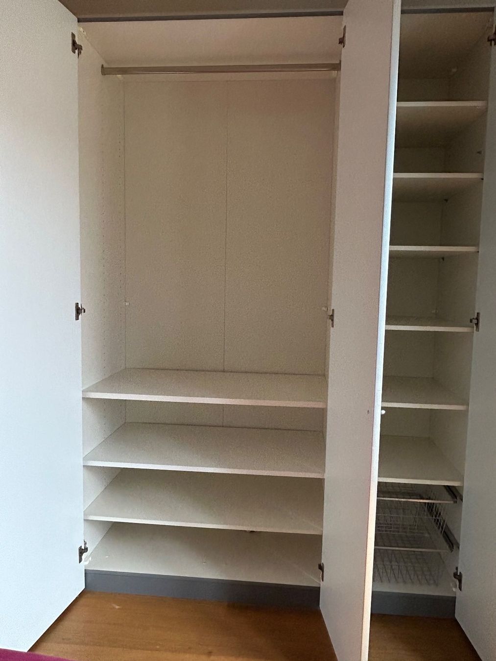 Schränke: Kleiderschrank 3-türig – Gebraucht aus Winterthur von ato_56jt 2