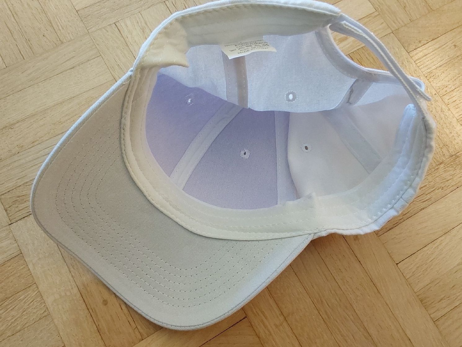 Chapeaux, bonnets & casquettes: Cap Schirmmütze weiss – Neuf (Voir description) à Köniz par scopello12 1