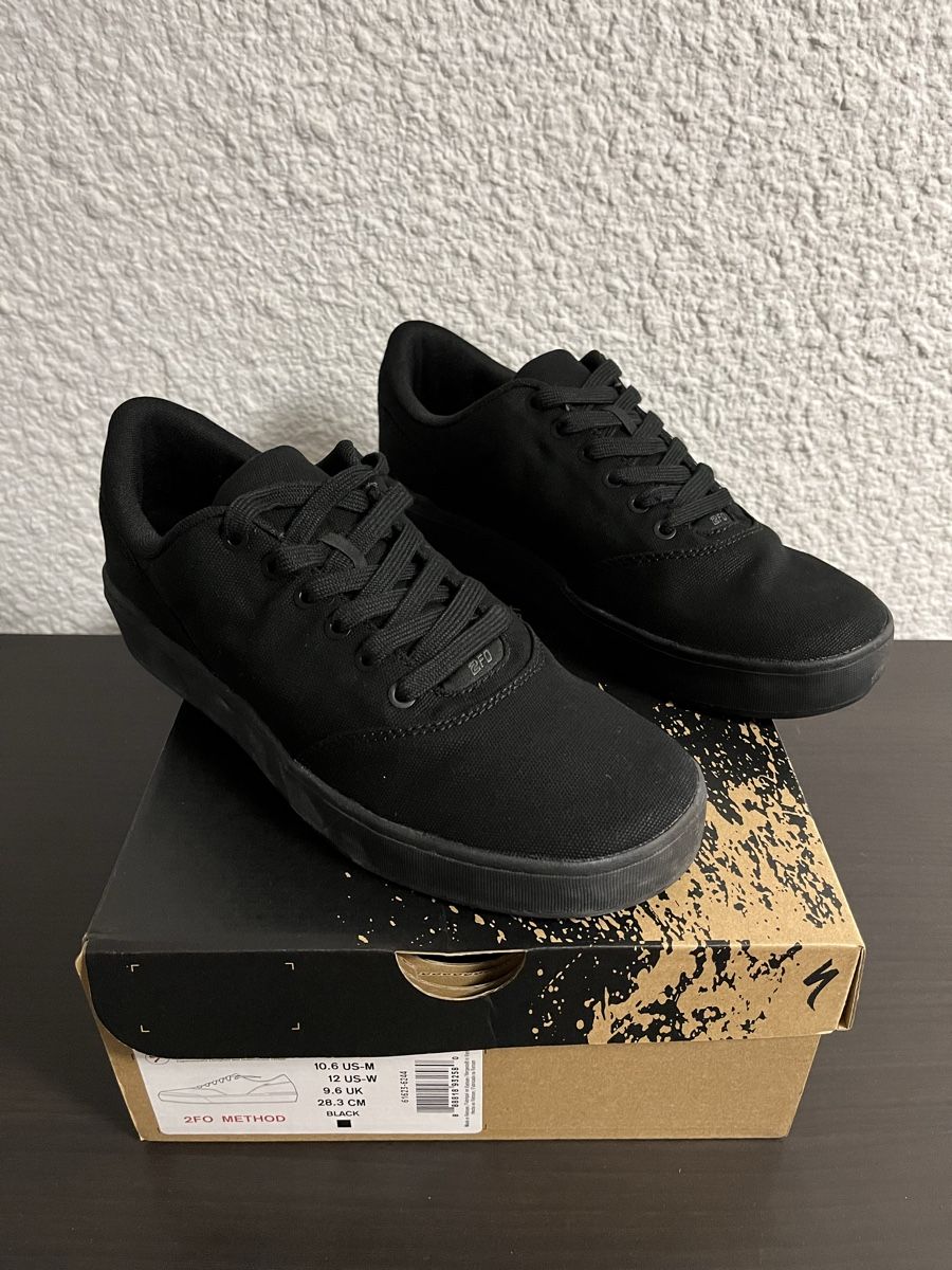 Specialized Chaussures hommes: Chaussures vélo Specialized 2FO Method taille 44 plutôt 43 – Neuf avec emballage d'origine à Orbe par Perriard1