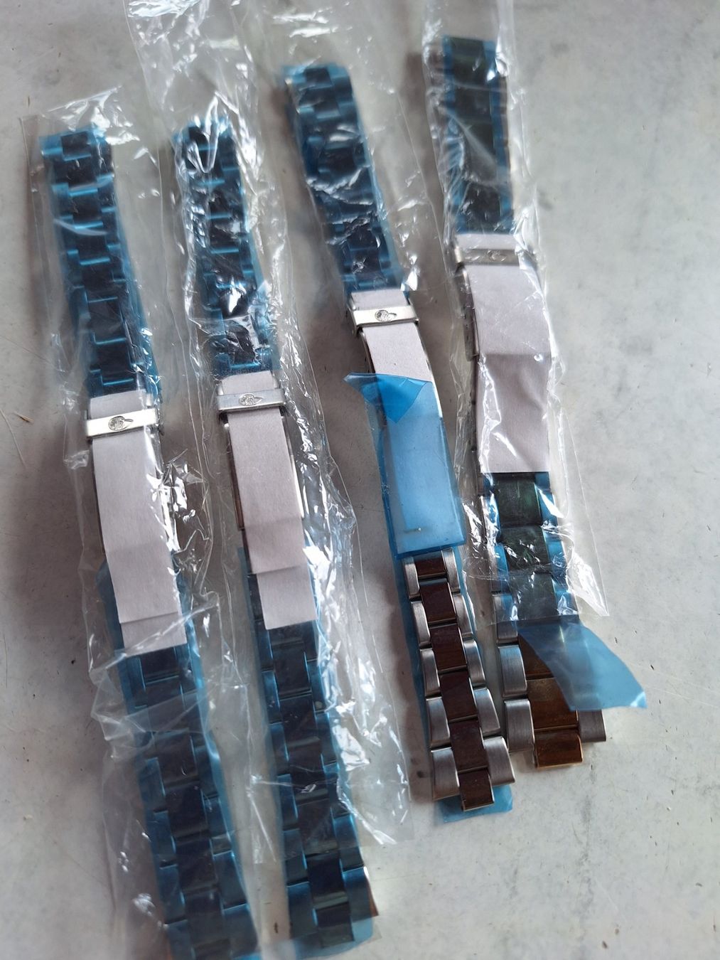 Uhren: 4 ST UHREN METALLBÄNDER- ALLE NEU – Neu und originalverpackt aus Huttwil von Kunterbuntli