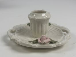Weisser Keramik-Kerzenhalter mit Rosenmuster