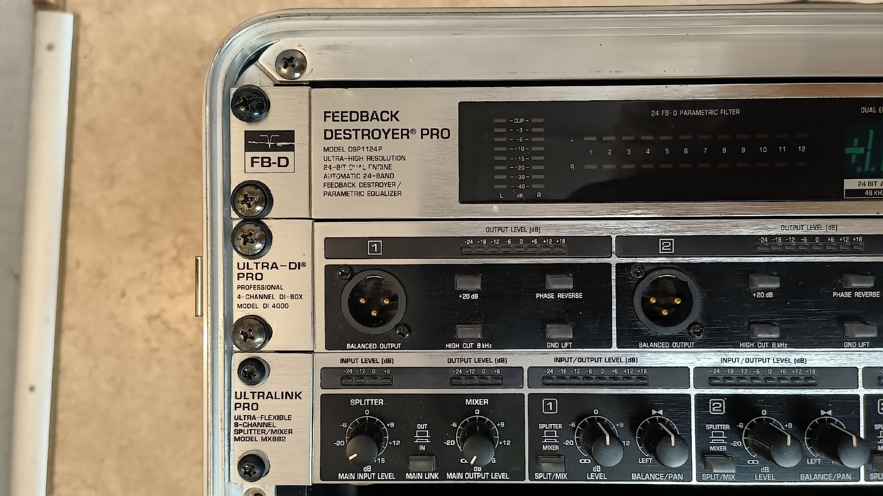 Equalizzatori: Audio Equipment Rack Behringer Sinmarc gebraucht – Usato da Bennwil venduto da Rock-Racer 1