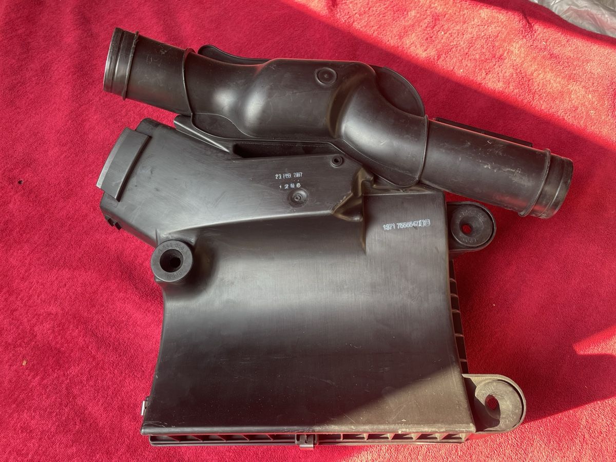BMW Tutti pezzi di ricambio auto: Boîte à air BMW E60 E90 E91 E92 E82 E88 N54 535I 335I 135I – Usato da Denges venduto da Ricautomotive 1