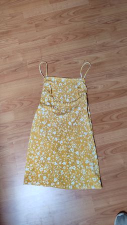 Sommerkleider NEU! Gr. S, 7 Stk.