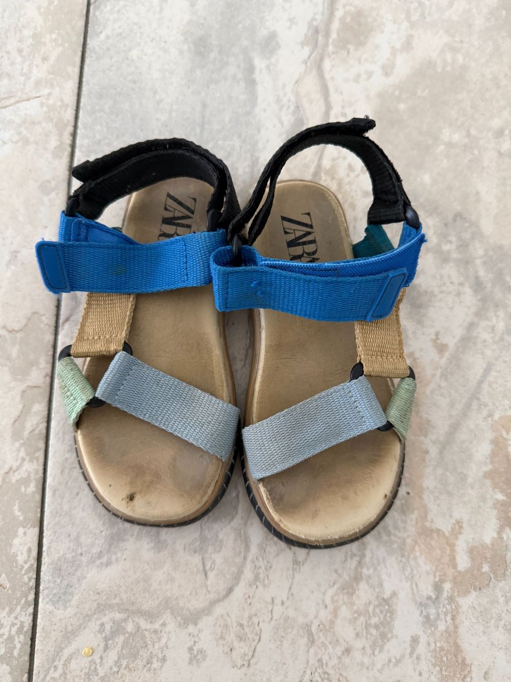 Zara Scarpe per ragazzi: Zara Kindersandalen, Gr. 26 – Usato da Niederrohrdorf venduto da Ocram0812
