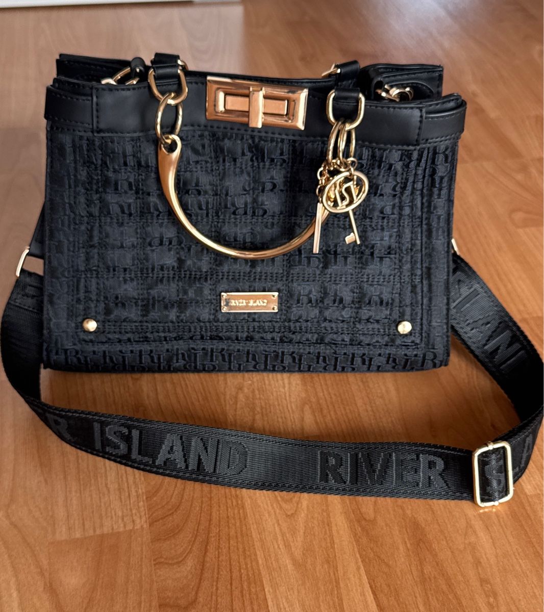 Borse da donna: sac à main à vendre  – Nuovo (secondo la descrizione) da Morlon venduto da ine_vpb2