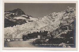 FURKASTRASSE Rhonegletscher und Postauto