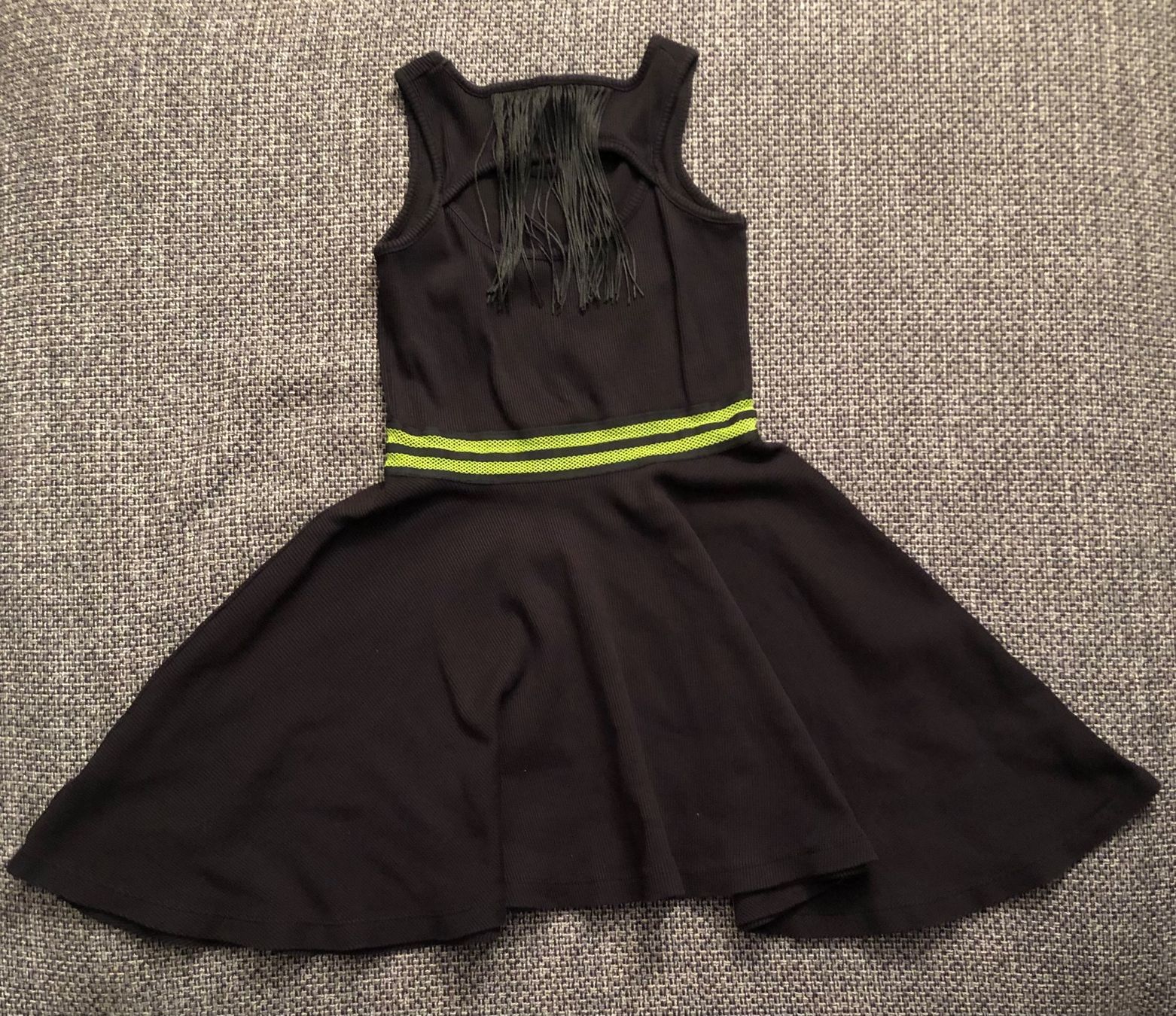 Vestiti & Gonne: Schwarzes Kleid Gr. 128 – Nuovo (secondo la descrizione) da Langnau am Albis venduto da snla_scc9 1