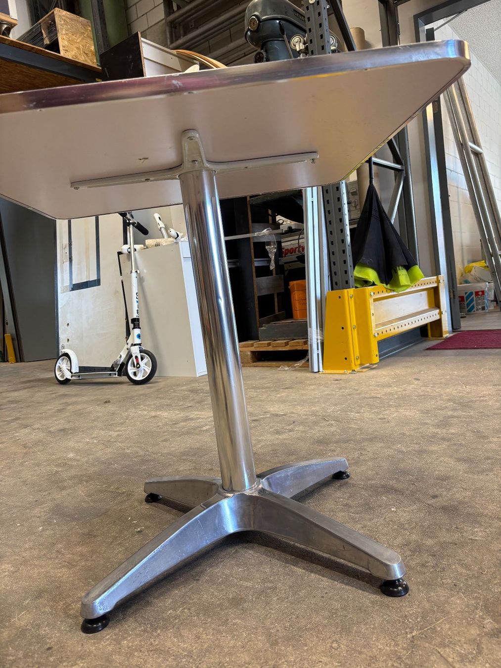 Tavoli: Gartentisch, Bistrotisch, Silber farbig, Quadratisch – Usato da Winterthur venduto da ReUse_Baumarkt 4