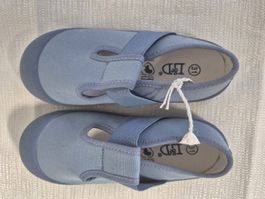 Chaussons bleues L&D  pour garçons taille 31 neuves