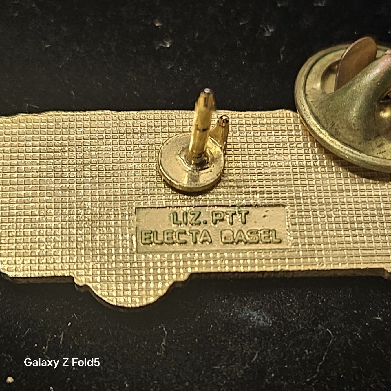 Plaketten & Abzeichen: Seltene PTT Electa Basel Anstecknadel / Pin - Oldtimer Bus! – Neu (gemäss Beschreibung) aus St. Gallen von urs_j5tp 1