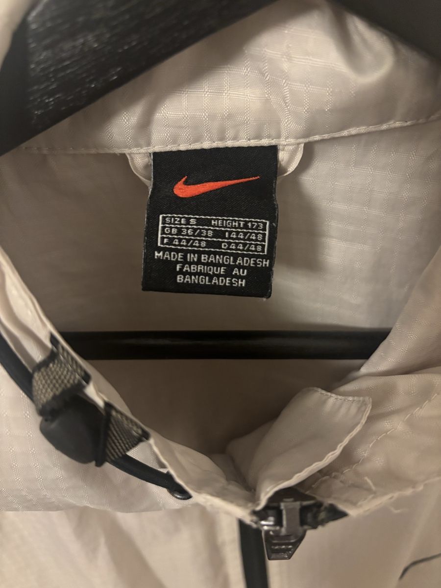 Nike Giacche: Nike Vintage Windbreaker beige – Nuovo (secondo la descrizione) da Zürich venduto da sop_tq8x 2