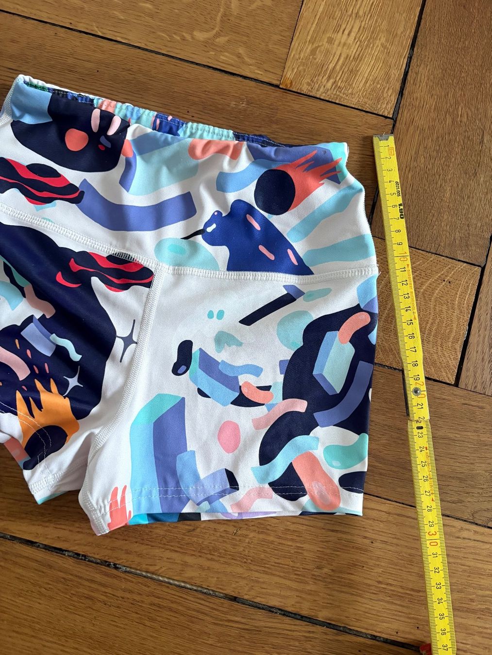 Hosen: Abraka Gym Shorts Gr. S – Gebraucht aus Zürich von triangular 3
