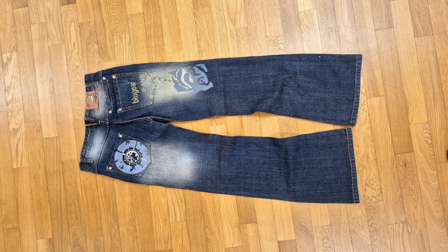 Jeans: bootcut jeans – Usato da Sarnen venduto da Fashionstuff 4