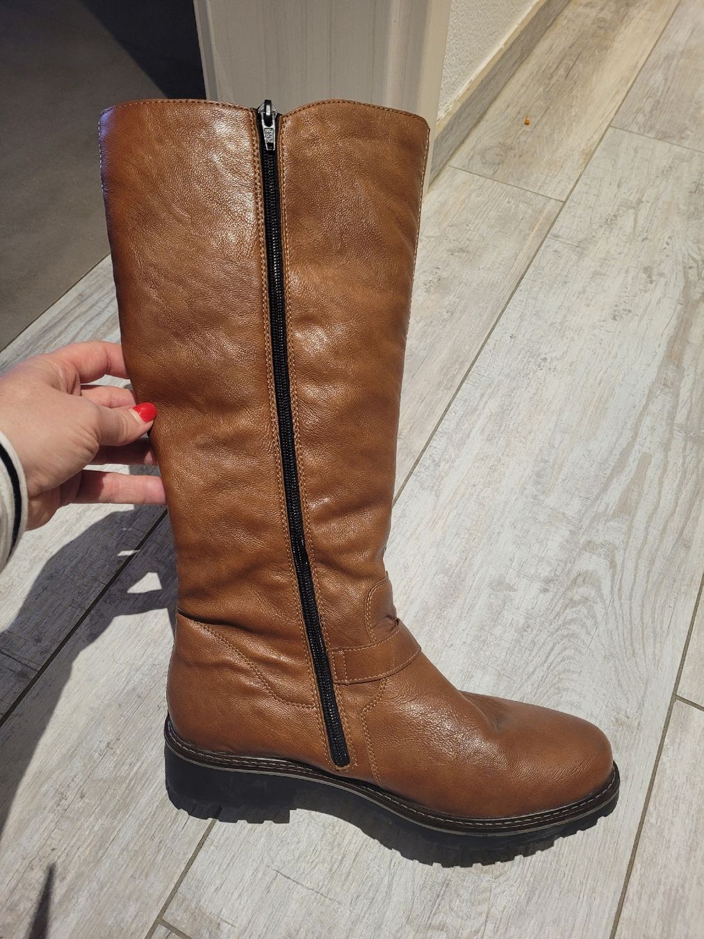 Scarpe da donna: stivali REMONTE n. 40 – Usato da Giubiasco venduto da A.B00 2