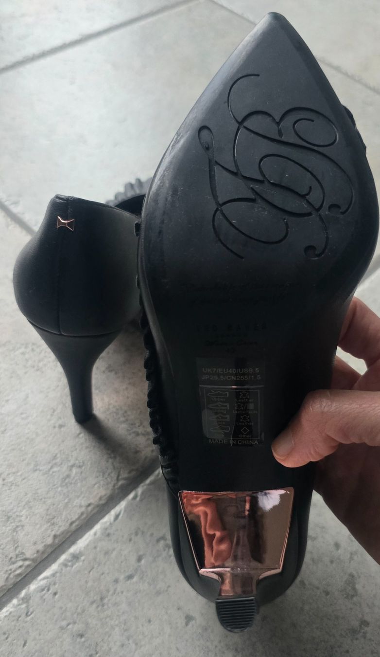 Ted Baker Scarpe da donna: Ted Baker Pumps Schwarz Gr. 39 – Nuovo (secondo la descrizione) da Richterswil venduto da Ivypearl 1