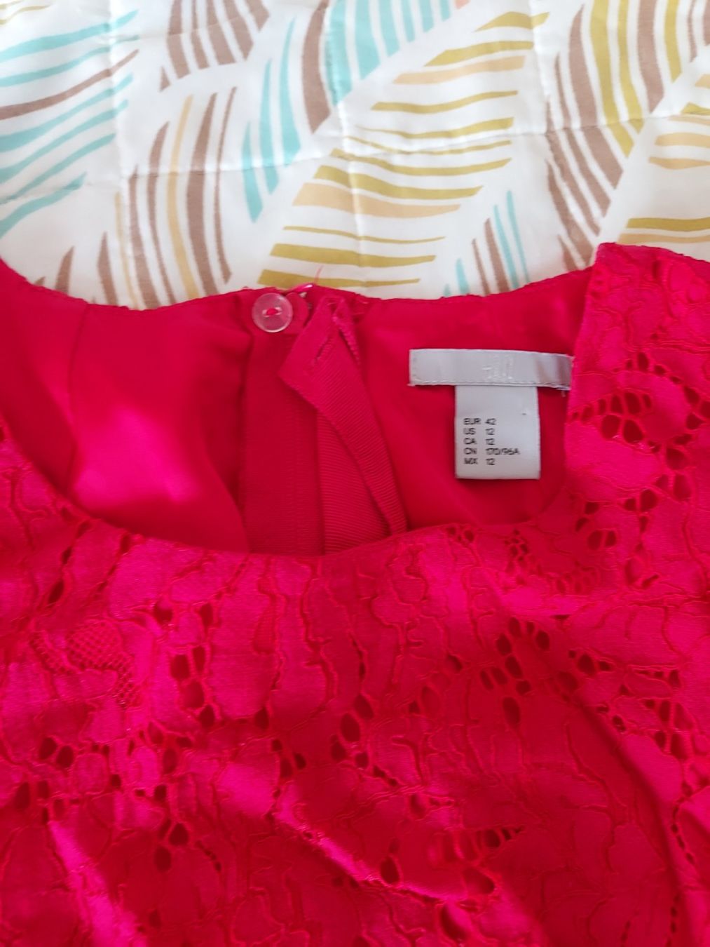 Kleider: Wunderschönes rotes Sommerkleid mit Innenfutter Grösse EU42 – Gebraucht aus Zeiningen von elcanaja 1