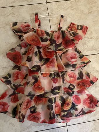 Neues Sommerkleid für Kinder, Gr. 134/140Blumenmuster